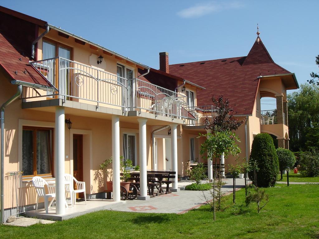 Villa Monika Кестхей Екстер'єр фото