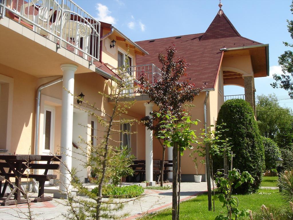 Villa Monika Кестхей Екстер'єр фото